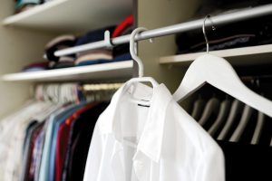 5 Łatwe i skuteczne sposoby na usunięcie plam tłuszczu z ubrań